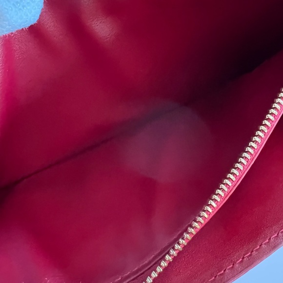 Louis Vuitton Monogram Vernis Sarah Wallet in Red - Picture 7 of 13